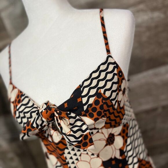 Forever 21 tie-front sundress - Picture 3 of 7